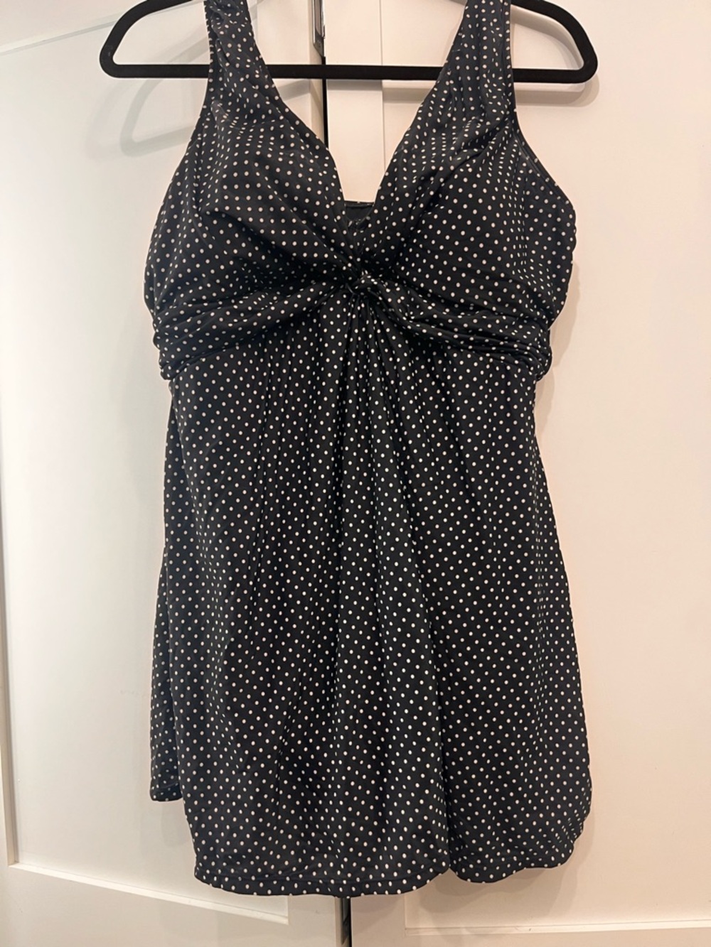 Miraclesuit polka dot Black Swimwear skirted bathing suit with Subtle Stitching - Picture 3 of 5